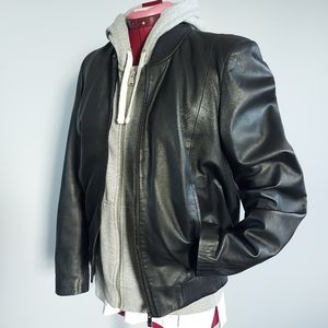Perfect for fall! Lambskin leather bomber jacket
